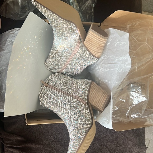 Matisse Clear Harlow Booties💞💓 - Picture 5 of 8